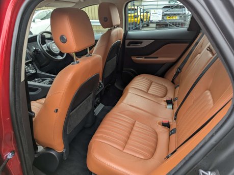 Jaguar F-Pace 2.0 F-PACE Portfolio AWD D Auto 4WD 5dr 25
