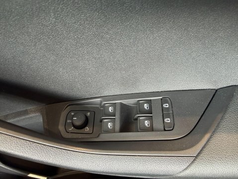 Skoda Karoq 1.5 TSI ACT SE L DSG Euro 6 (s/s) 5dr 34