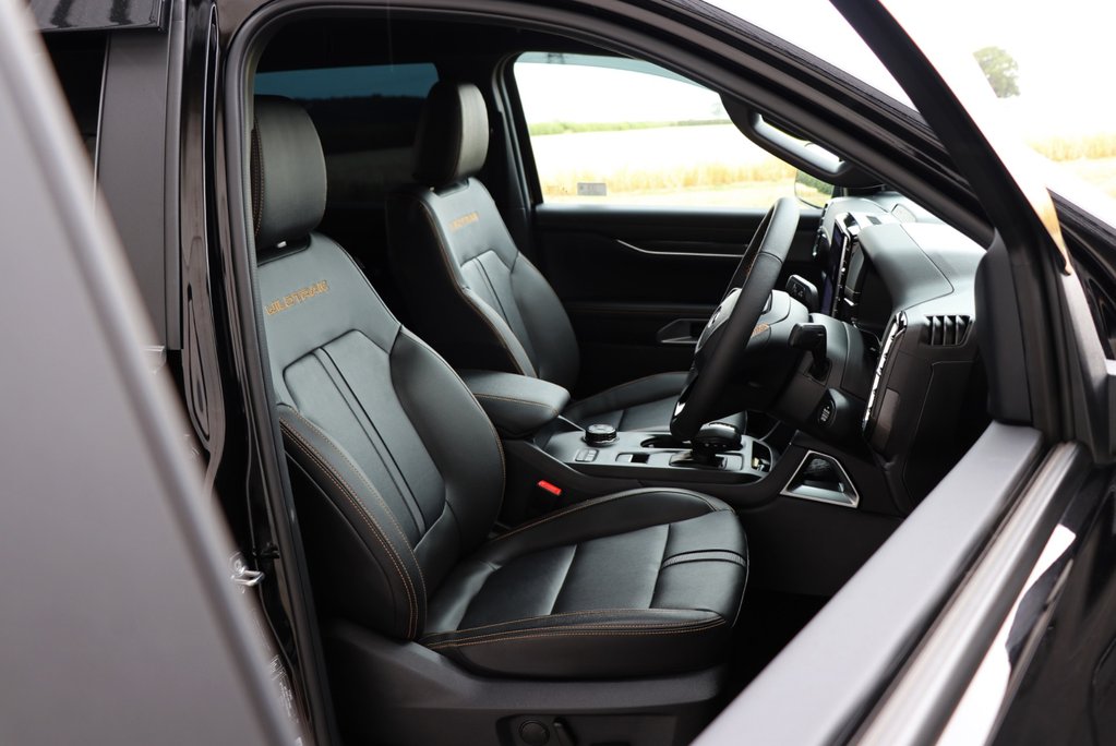 Ford Ranger Brand new WILDTRAK 2.3  MHEV plug in hybrid styled at seeker  22