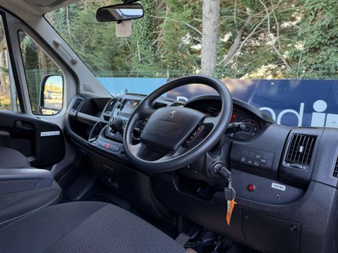 Peugeot Boxer 2.2 435 17seat Non-D1 accessible minibus CanDrive with A/C and Cruise. L3 H 21