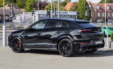 Lamborghini Urus SE 3