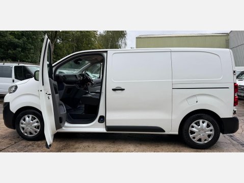 Peugeot Expert 1.6 BlueHDi 1000 Professional Standard Panel Van 6dr Diesel Manual MWB Euro 31