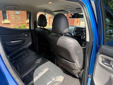Mitsubishi L200 2.4 L200 Barbarian DI-D Auto 4WD 20