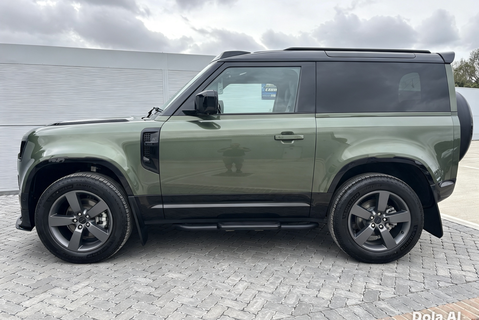 Land Rover Defender 90 D250 Hard Top X-Dynamic HSE 3 Seat 8