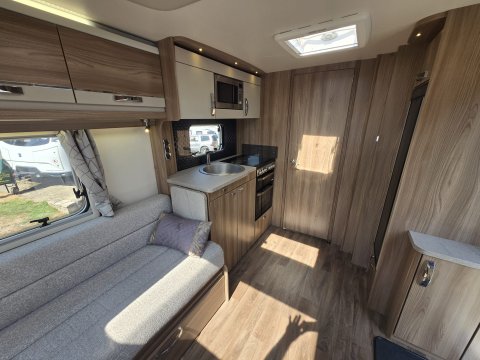 Swift Challenger X 850 14