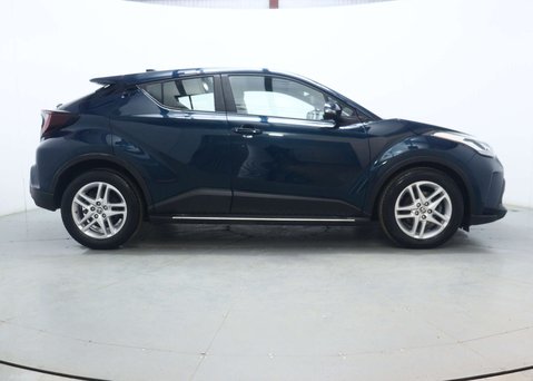 Toyota C-HR 1.8 VVT-h GPF Icon SUV 5dr Petrol Hybrid CVT Euro 6 (s/s) (122 ps) 13