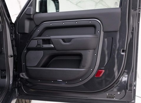 Land Rover Defender V8 CARPATHIAN EDITION 14