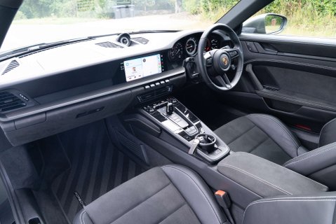 Porsche 911 Carrera GTS PDK 8