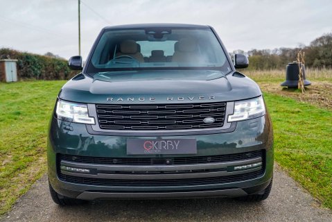 Land Rover Range Rover D300 SE 18