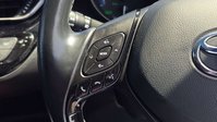 Toyota C-HR 1.8 VVT-h Dynamic SUV 5dr Petrol Hybrid CVT Euro 6 (s/s) (122 ps) 36