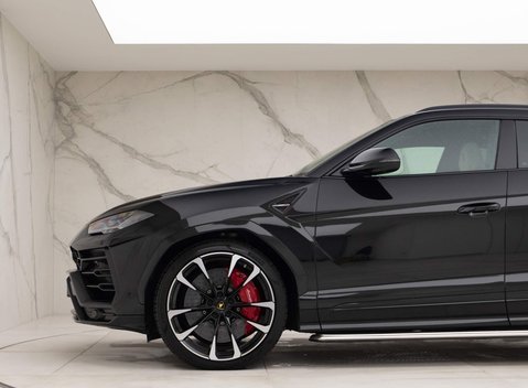 Lamborghini Urus V8 30