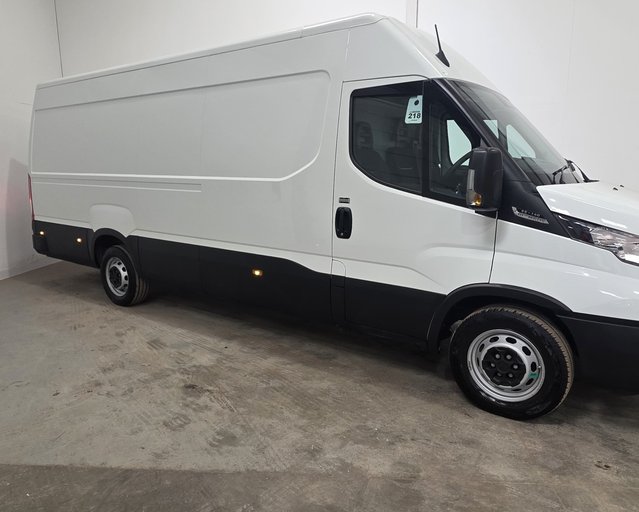 Iveco Daily Daily 35C14 Diesel 2.3 High Roof Business Van 4100L WB Hi-Matic