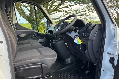 Vauxhall Movano F3500 125 ps Cdti Luton with Tail Lift & Air Con - Direct from MOD 16