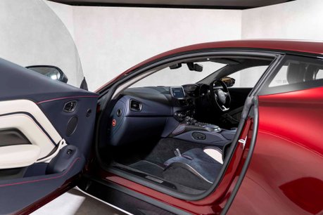 Aston Martin Vantage V12. 1 OF 333. OVER £45K IN OPTIONS. LIGHTWEIGHT PACKAGE. LIVERY PACKAGE. 14