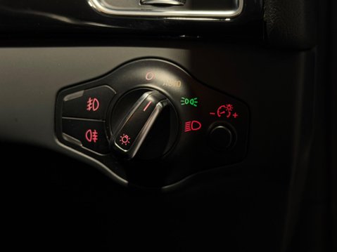 Audi A4 2.0 TDI S line quattro Euro 5 (s/s) 5dr 27