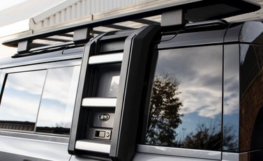Land Rover Defender 110 HSE D240 36
