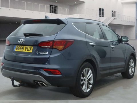 Hyundai SANTA FE 2.2 Santa Fe Premium Blue Drive CRDi 4WD 5dr 4