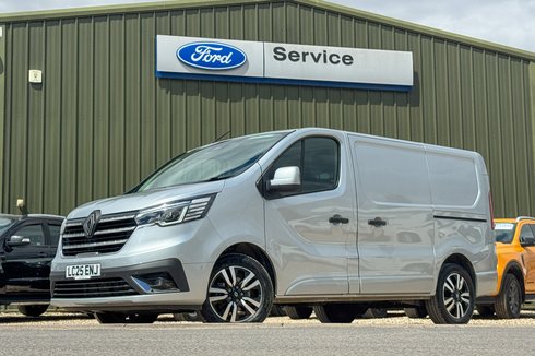 Renault Trafic SWB L1H1 Low Roof Sport LL31 Air Con Alloys Sensors Cam EURO 6