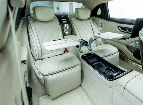 Mercedes-Benz S Class S580 Maybach First Class 16