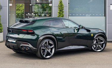 Ferrari Purosangue 4