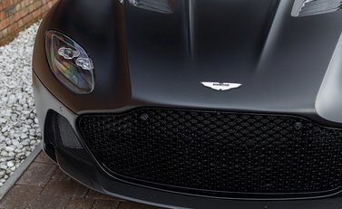 Aston Martin DBS Superleggera 22