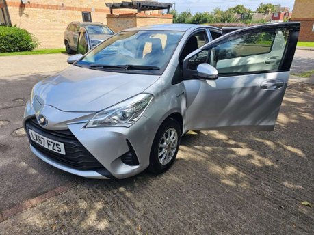 Toyota Yaris 1.5 VVT-h Icon Tech E-CVT Euro 6 (s/s) 5dr 15