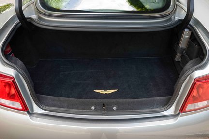 Aston Martin Vanquish 24