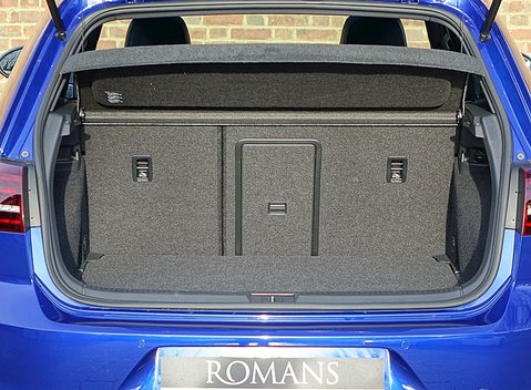 Volkswagen Golf R 22