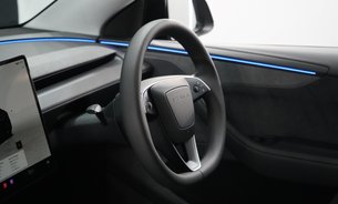 Tesla Model Y PREMIUM LONG RANGE AWD Diamond Black GROK AI Heated & Vented Seats 1 Owner 17