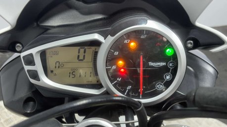 Triumph Street Triple R 2015 15K QUICK SHIFTER ARROW EXHAUST NEW MOT NAKED BIKE 24