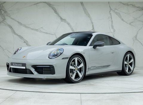 Porsche 911 Carrera T (992) 1