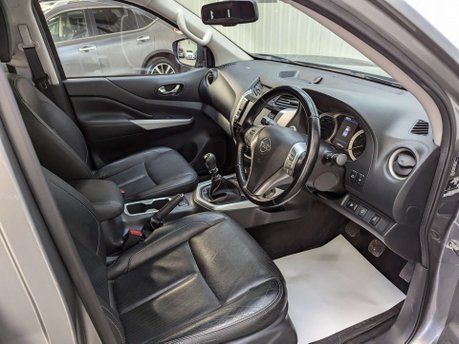 Nissan Navara 2.3 Navara Tekna dCi 4WD 5dr 45