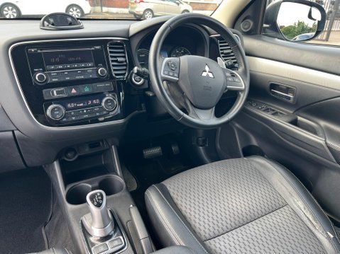 Mitsubishi Outlander 2.0h 12kWh GX3h CVT 4WD Euro 5 (s/s) 5dr 25