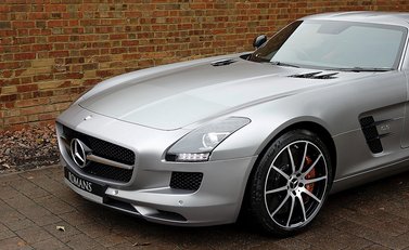 Mercedes-Benz SLS AMG GT 5
