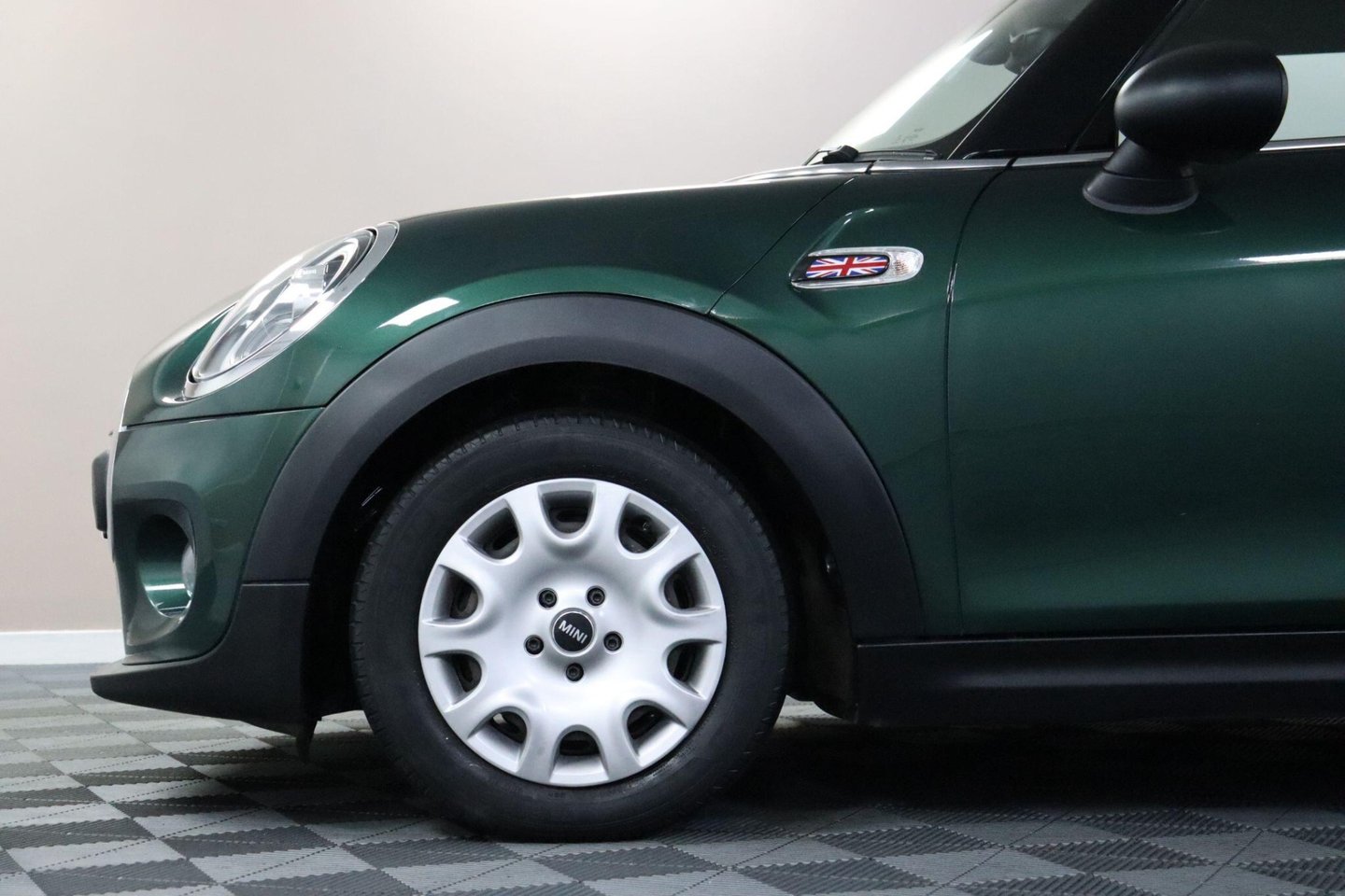 2018 MINI Hatch — image 23