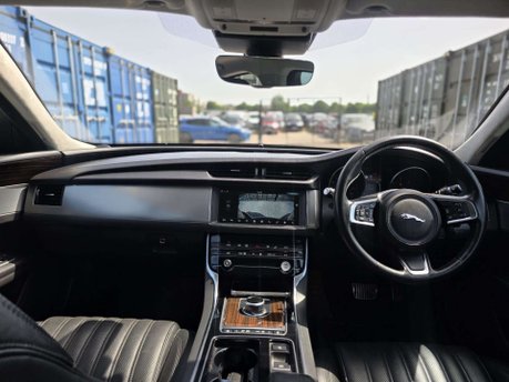 Jaguar XF 2.0d Portfolio Saloon 4dr Diesel Auto Euro 6 (s/s) (163 ps) 14