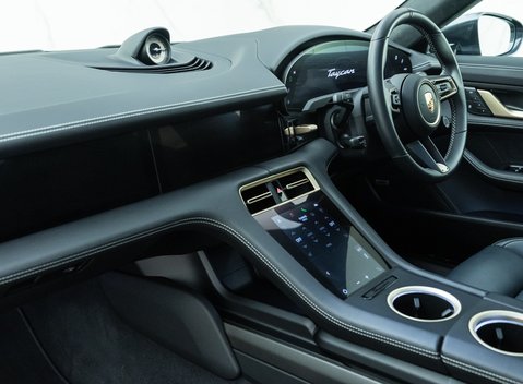 Porsche Taycan TURBO S 20