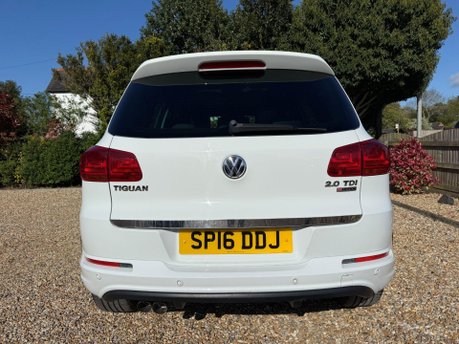 Volkswagen Tiguan 2.0 TDI BlueMotion Tech R-Line Edition SUV 5dr Diesel DSG 4WD Euro 6 (s/s) 11