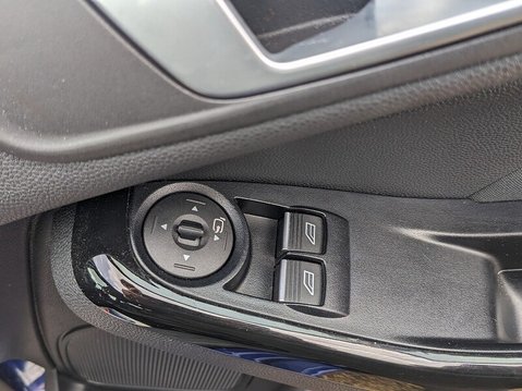 Ford Fiesta TITANIUM 25