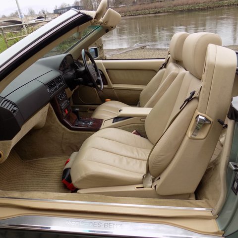 Mercedes-Benz SL Series 500SL-32