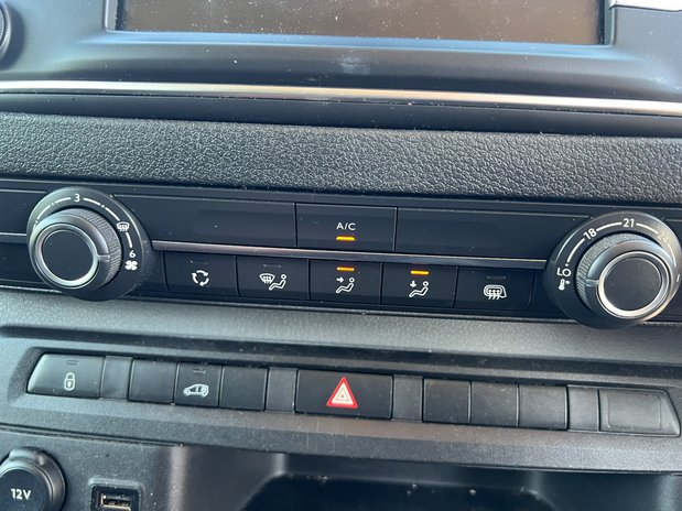 Vauxhall Vivaro SWB L1H1 2700 Sportive Air Con Sensors Cruise EURO 6 33