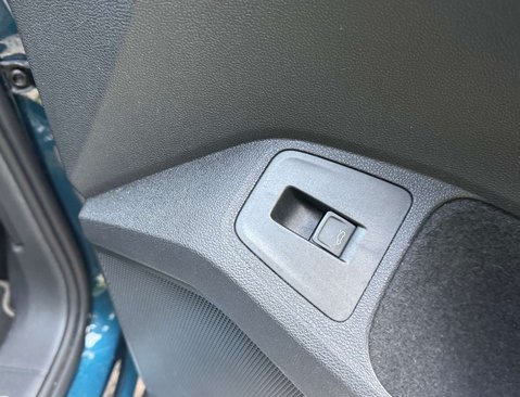 Volkswagen Tiguan 2.0 Tiguan R-Line TDI Semi-Auto 5dr 37
