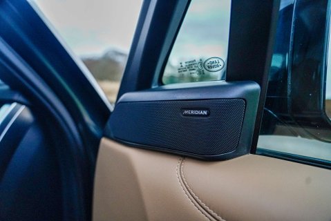 Land Rover Range Rover D300 SE 13