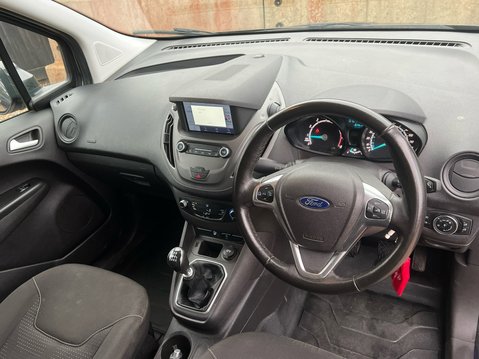 Ford Transit Courier LIMITED 10