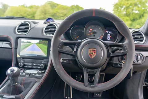 Porsche 718 4.0 718 Cayman GT4 3dr 12