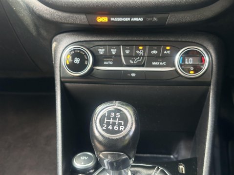 Ford Fiesta 1.0T EcoBoost Titanium Euro 6 (s/s) 5dr 38