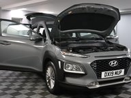 Hyundai KONA SE 15