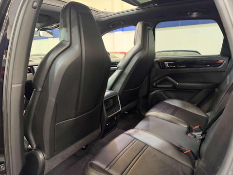 Porsche Cayenne 2.9T V6 S SUV 5dr Petrol TiptronicS 4WD Euro 6 (s/s) (440 ps) 43