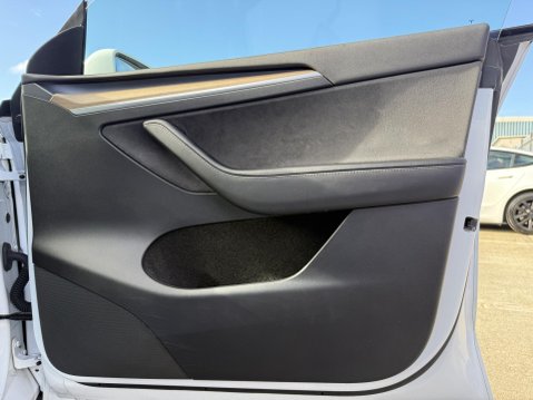 Tesla Model Y (Dual Motor) Performance SUV 5dr Electric Auto 4WDE (426 bhp) 32
