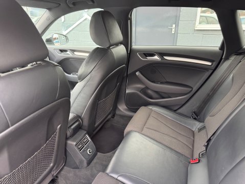 Audi A3 S LINE TFSI BLACK EDITION 44